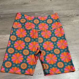 Beyond Yoga Floral Patterned 7” Biker Shorts